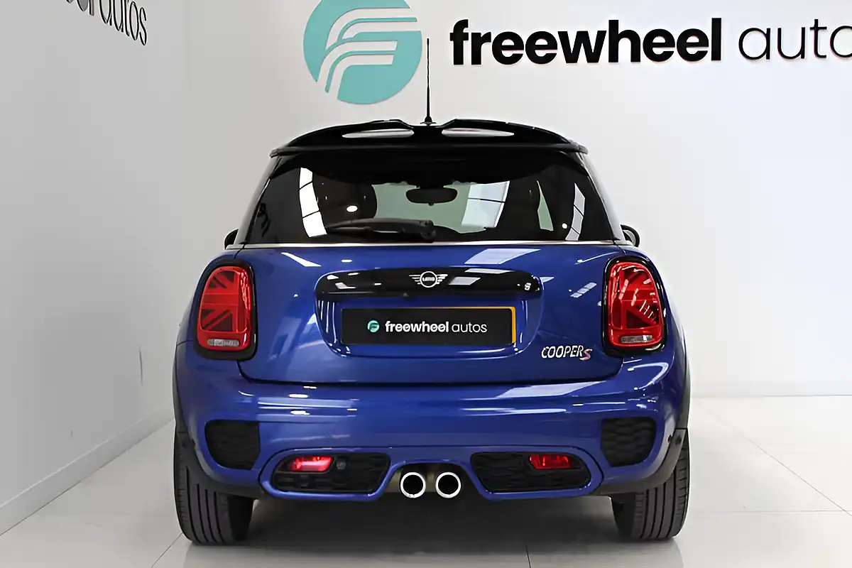 Used 2019 MINI Hatch Cooper S Sport Blue - Interior and Exterior details 3