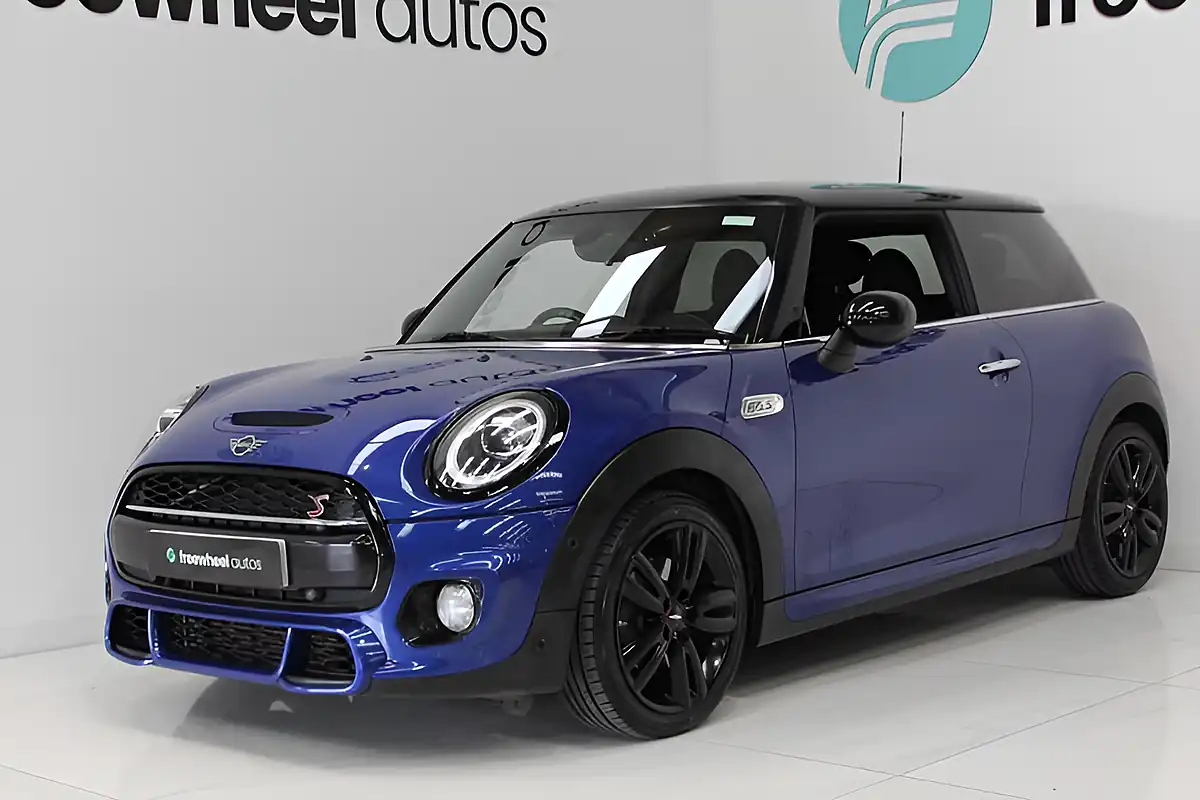 Used 2019 MINI Hatch Cooper S Sport Blue - Interior and Exterior details 7