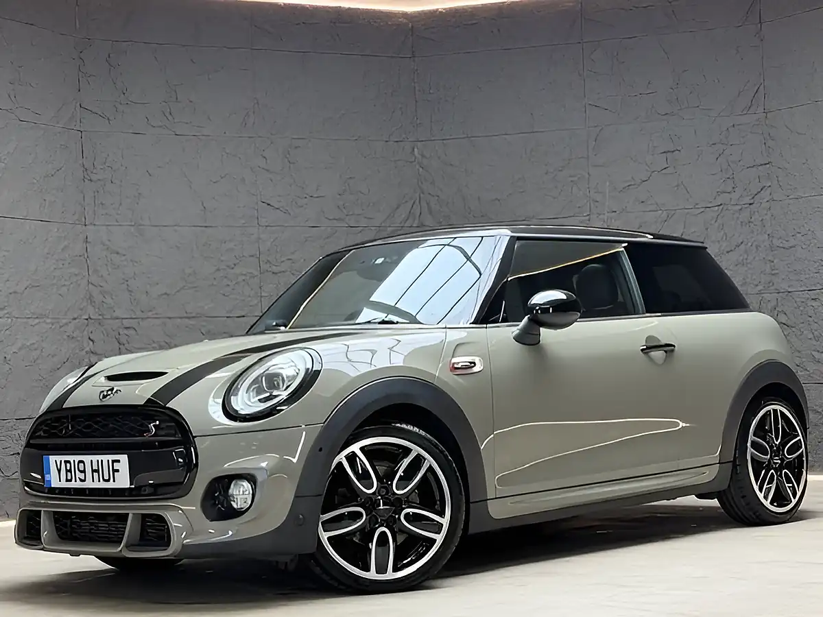 Used 2019 MINI Hatch Cooper S Sport Grey - Interior and Exterior details 4