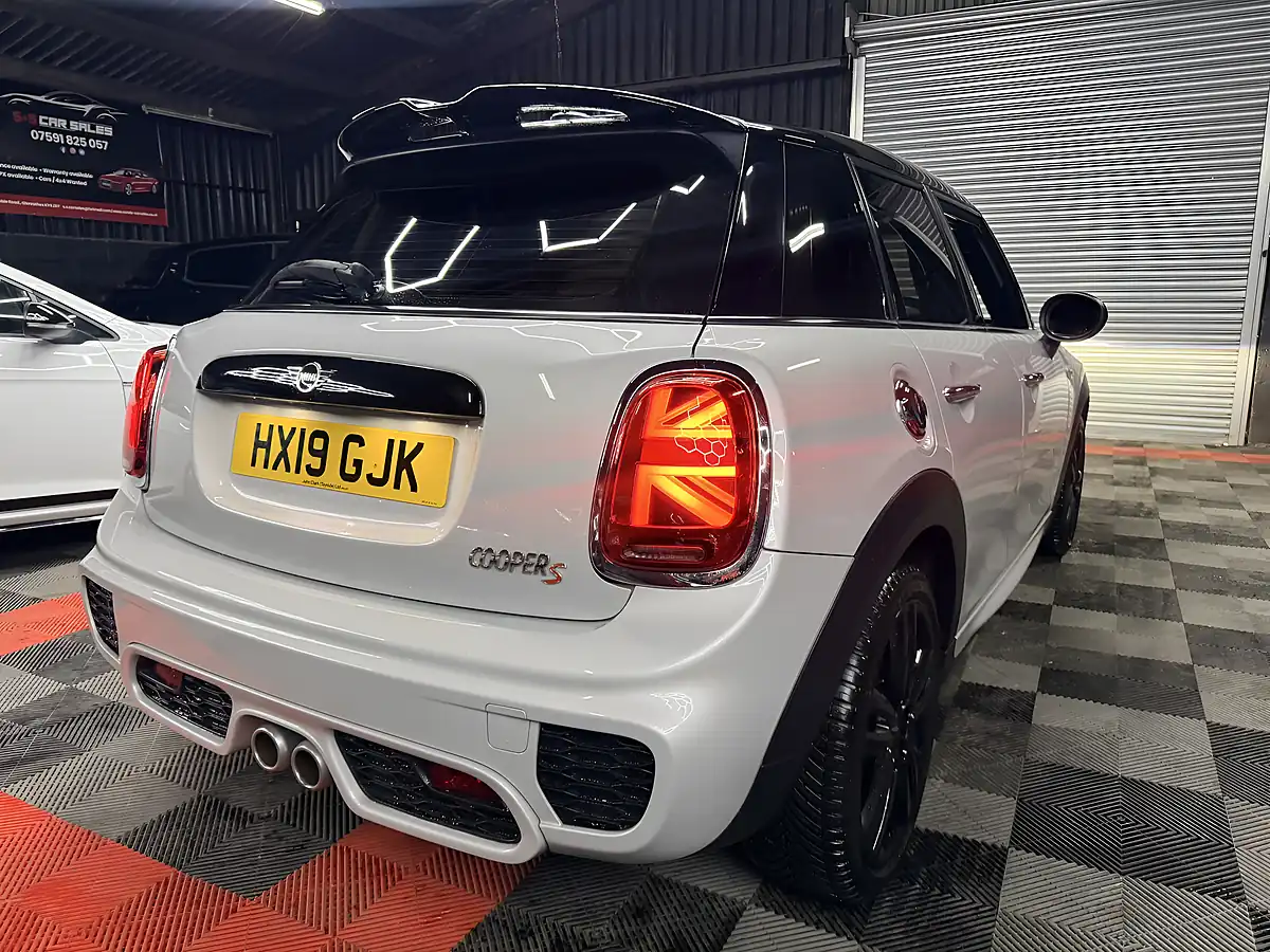 Used 2019 MINI Hatch Cooper S Sport Silver - Interior and Exterior details 10