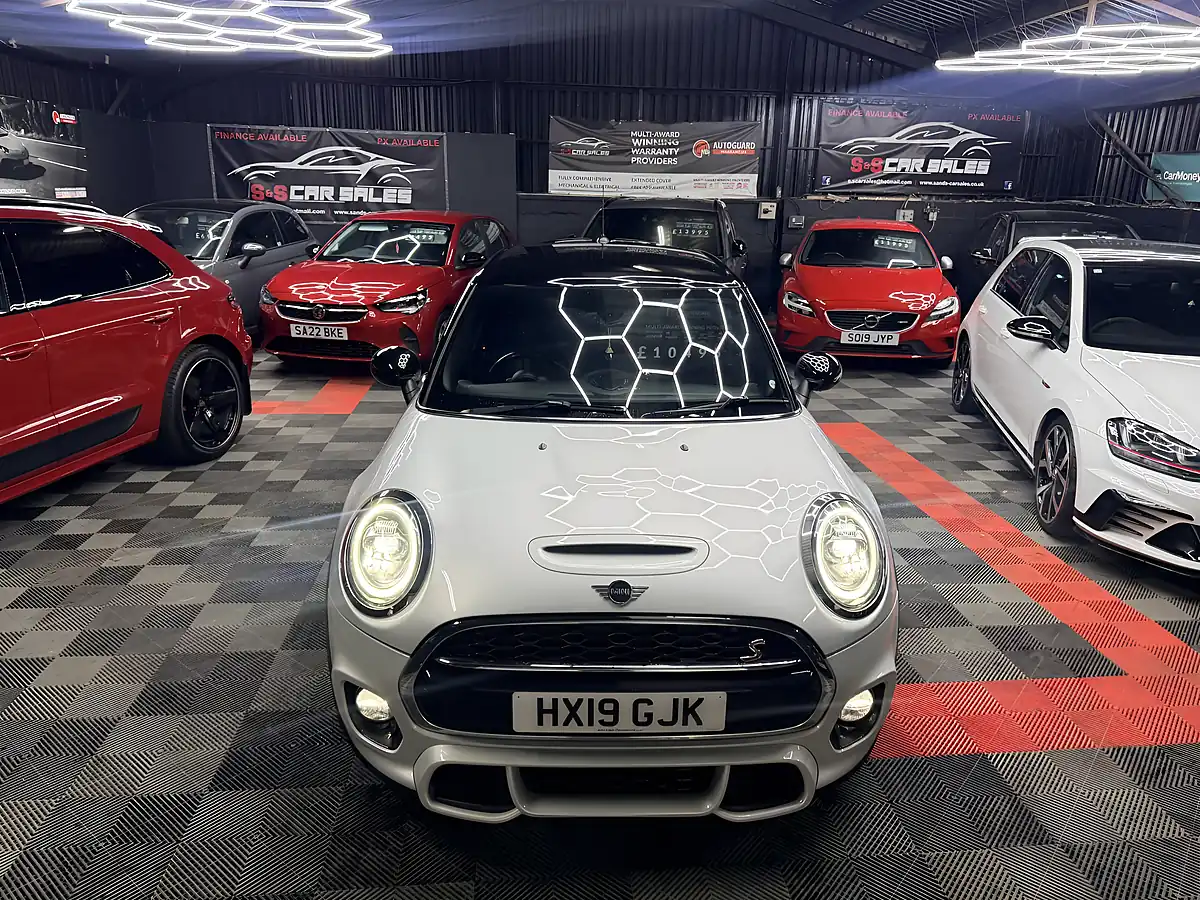 Used 2019 MINI Hatch Cooper S Sport Silver - Interior and Exterior details 13