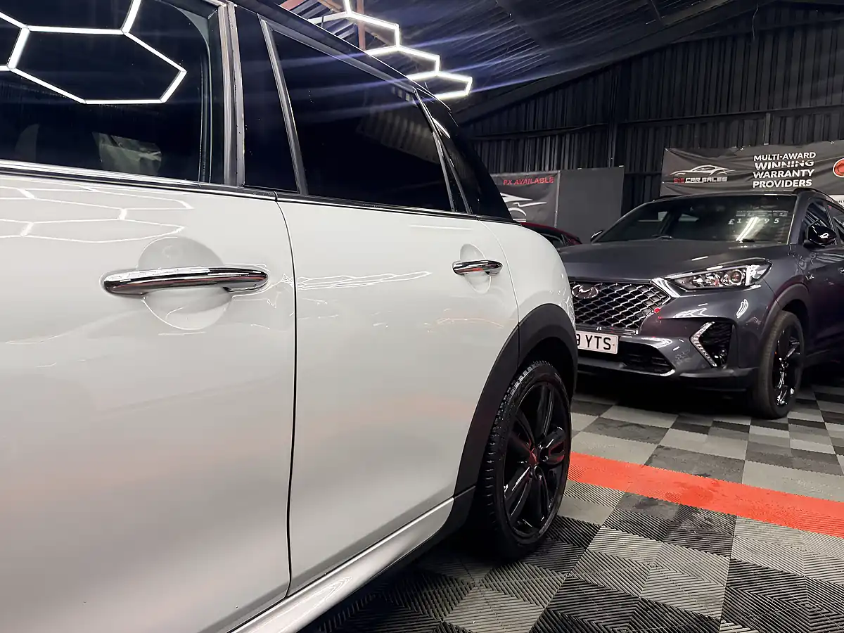 Used 2019 MINI Hatch Cooper S Sport Silver - Interior and Exterior details 16