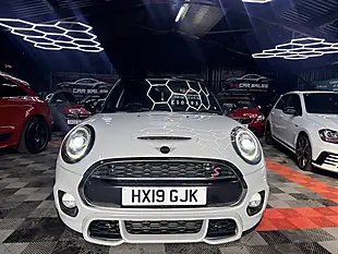 Used 2019 MINI Hatch Cooper S Sport Silver - Interior and Exterior details 6