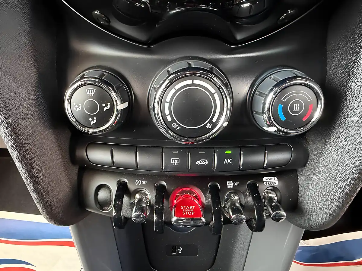 Used 2019 MINI Hatch Cooper Sport British Racing Green - Interior and Exterior details 14