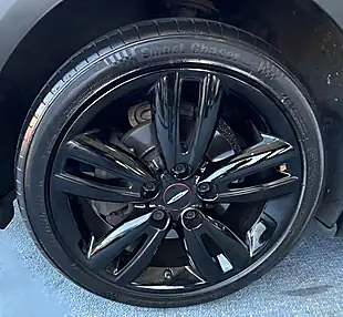 Used 2019 MINI Hatch Cooper Sport British Racing Green - Interior and Exterior details 17