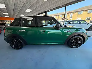 Used 2019 MINI Hatch Cooper Sport British Racing Green - Interior and Exterior details 2