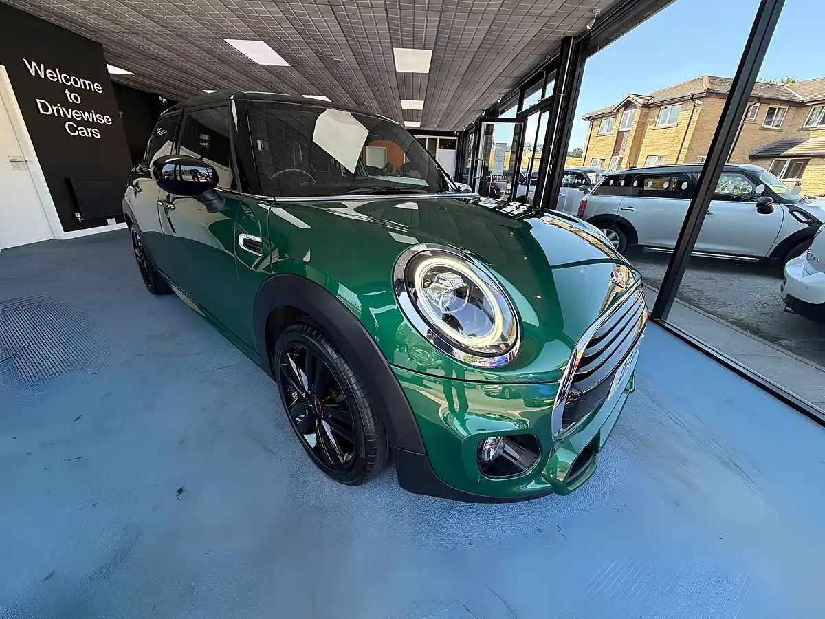 Used 2019 MINI Hatch Cooper Sport British Racing Green - Interior and Exterior details 3