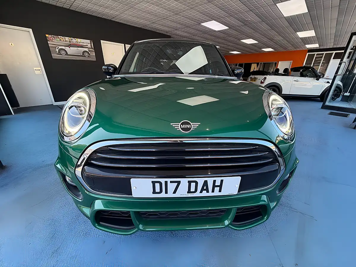 Used 2019 MINI Hatch Cooper Sport British Racing Green - Interior and Exterior details 4