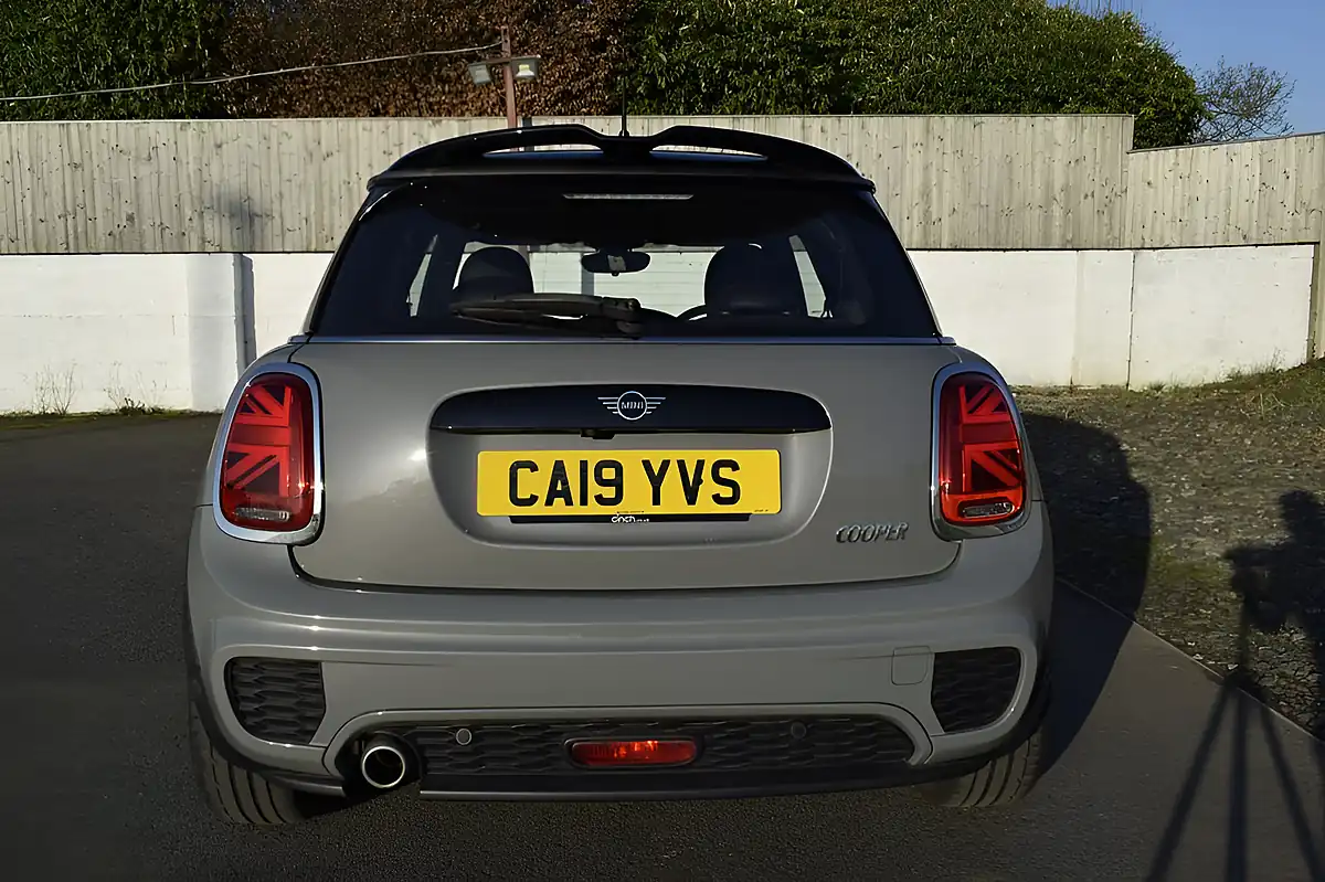 Used 2019 MINI Hatch Cooper Sport Moonwalk Grey - Interior and Exterior details 10