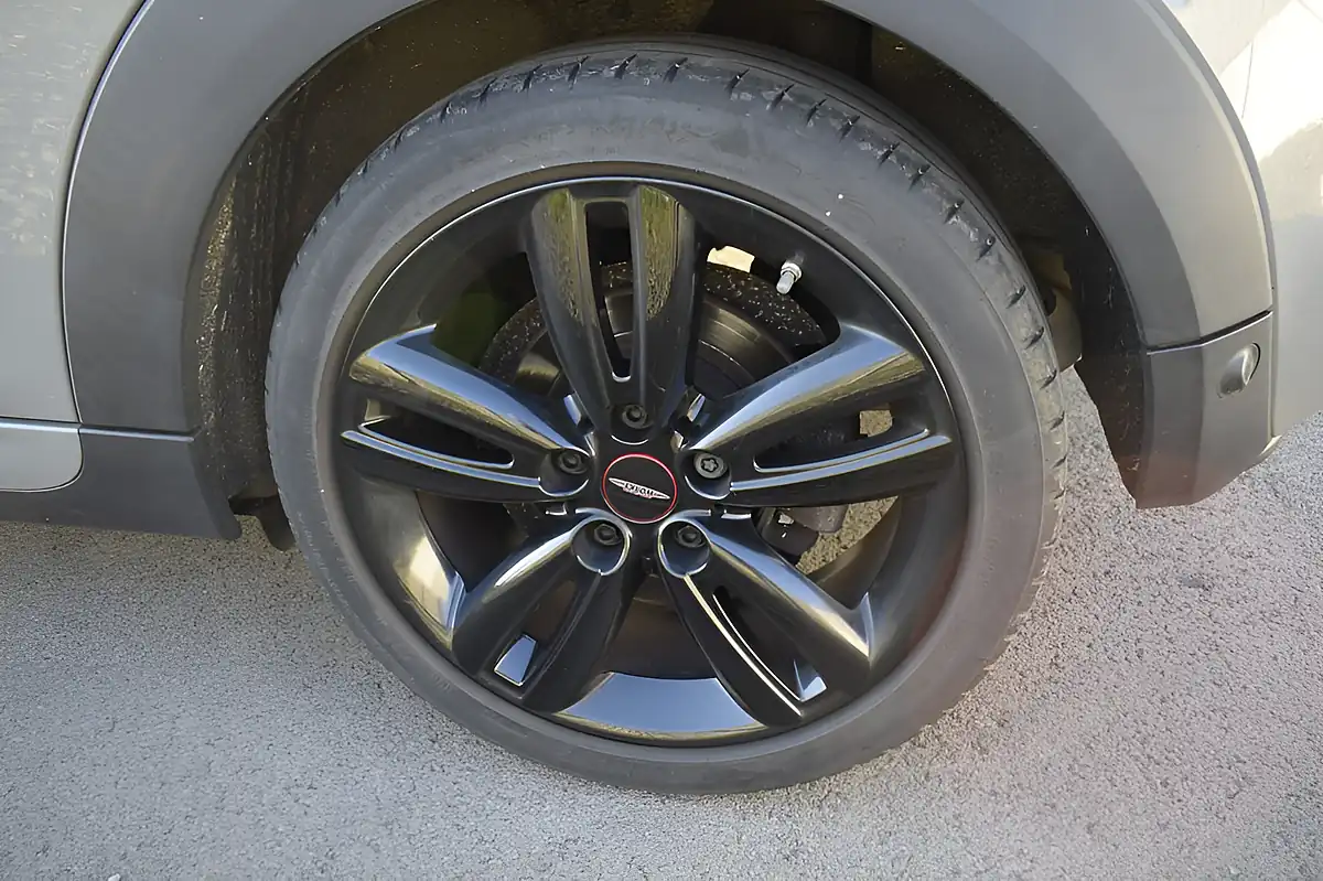 Used 2019 MINI Hatch Cooper Sport Moonwalk Grey - Interior and Exterior details 16