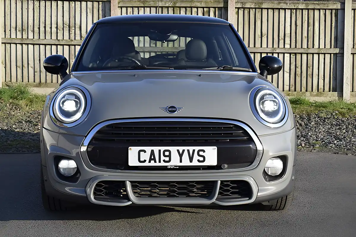 Used 2019 MINI Hatch Cooper Sport Moonwalk Grey - Interior and Exterior details 2