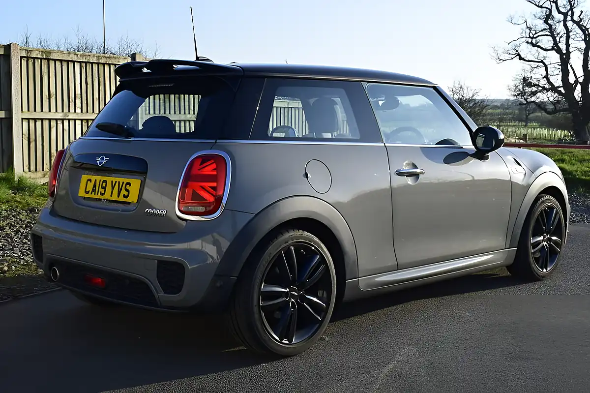 Used 2019 MINI Hatch Cooper Sport Moonwalk Grey - Interior and Exterior details 6