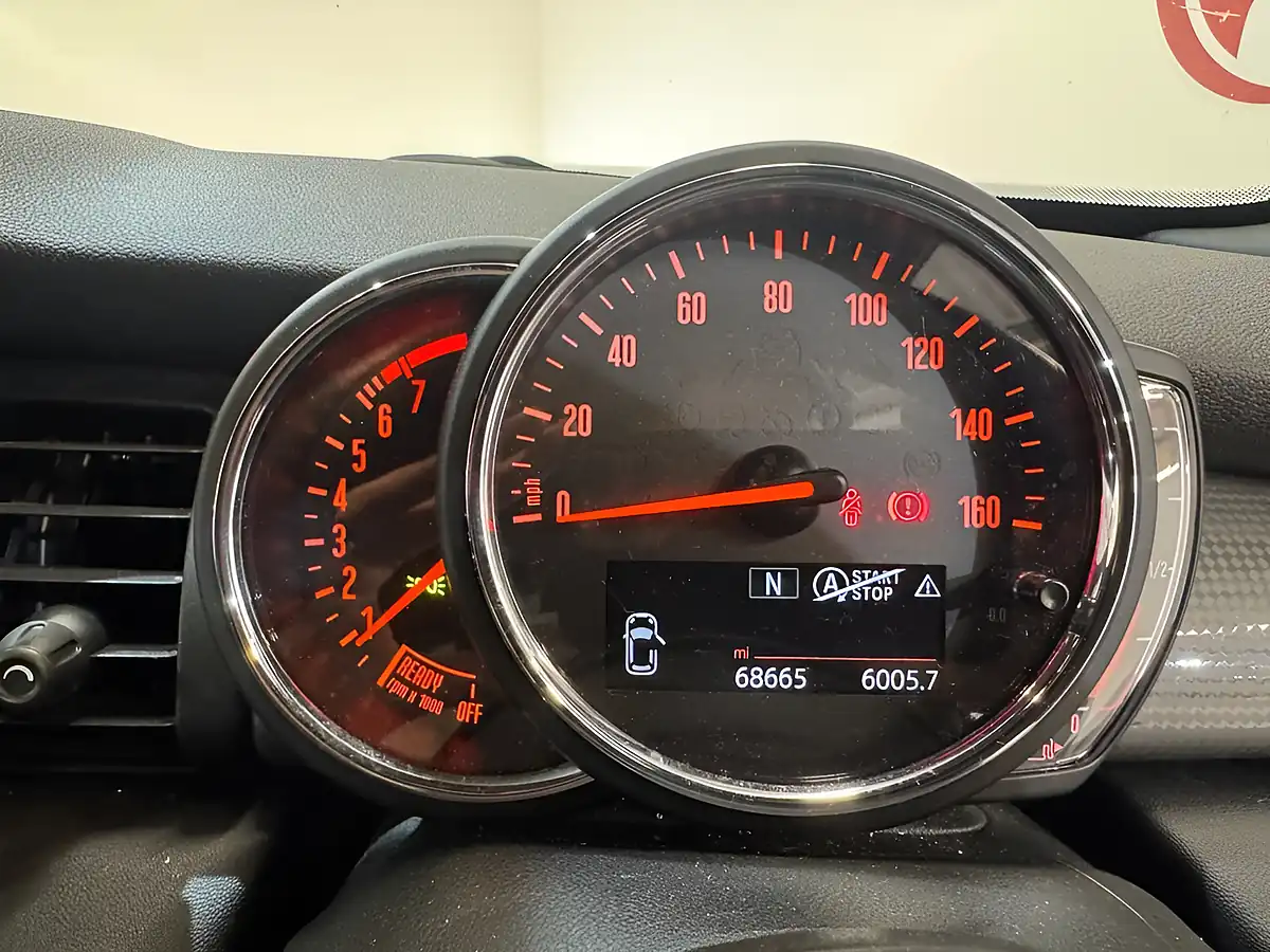 Used 2019 MINI Hatch Cooper Sport Orange - Interior and Exterior details 11