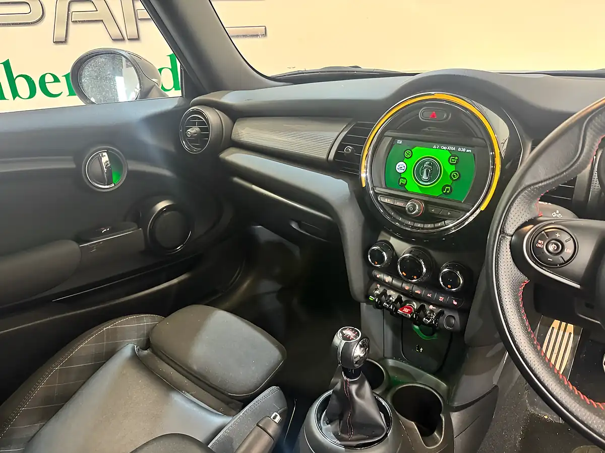 Used 2019 MINI Hatch Cooper Sport Orange - Interior and Exterior details 12