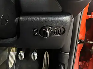 Used 2019 MINI Hatch Cooper Sport Orange - Interior and Exterior details 7