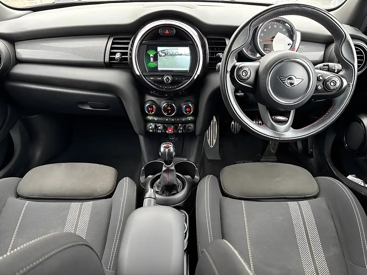 Used 2019 MINI Hatch Cooper Sport Pepper White - Interior and Exterior details 10
