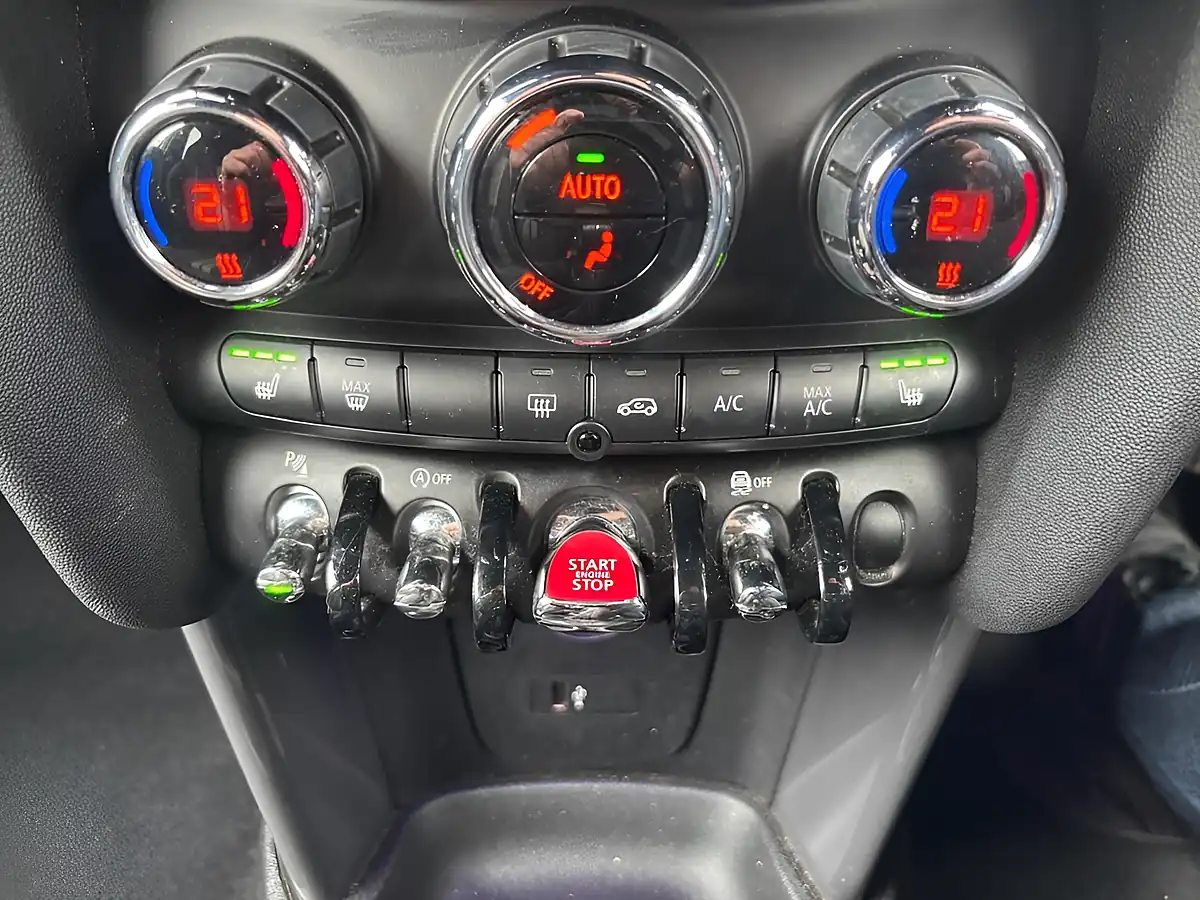 Used 2019 MINI Hatch Cooper Sport Pepper White - Interior and Exterior details 11