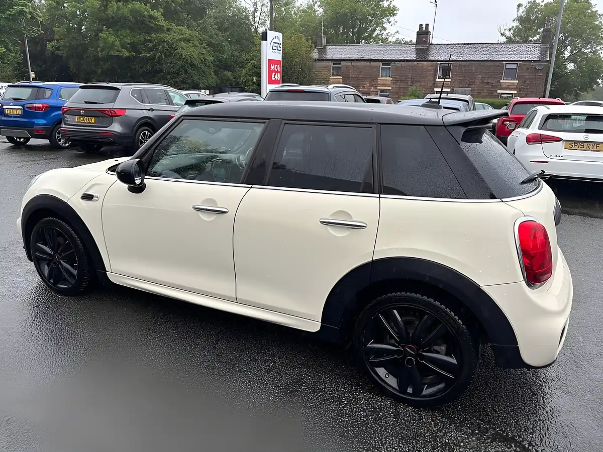 Used 2019 MINI Hatch Cooper Sport Pepper White - Interior and Exterior details 16