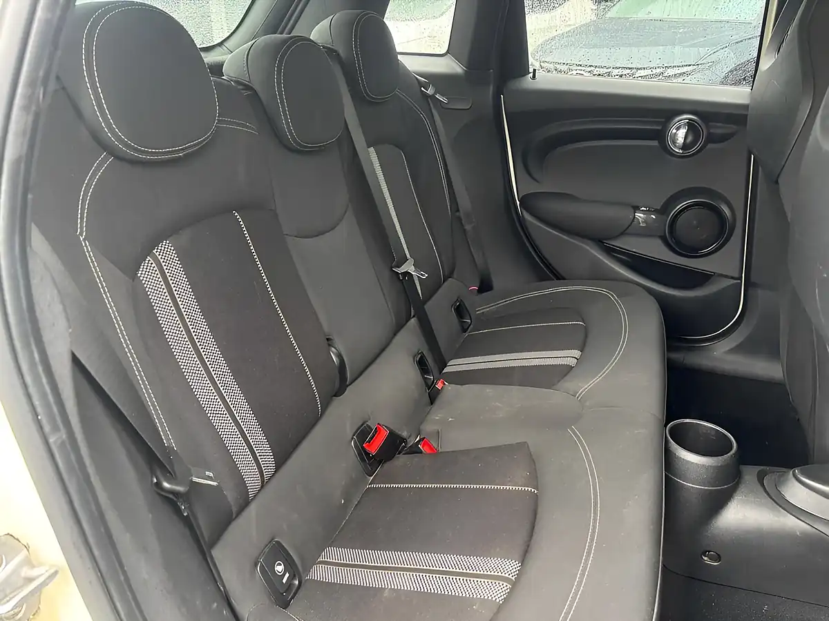 Used 2019 MINI Hatch Cooper Sport Pepper White - Interior and Exterior details 4