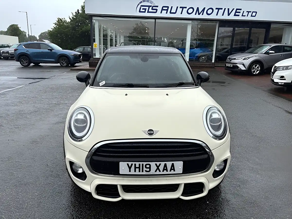 Used 2019 MINI Hatch Cooper Sport Pepper White - Interior and Exterior details 6