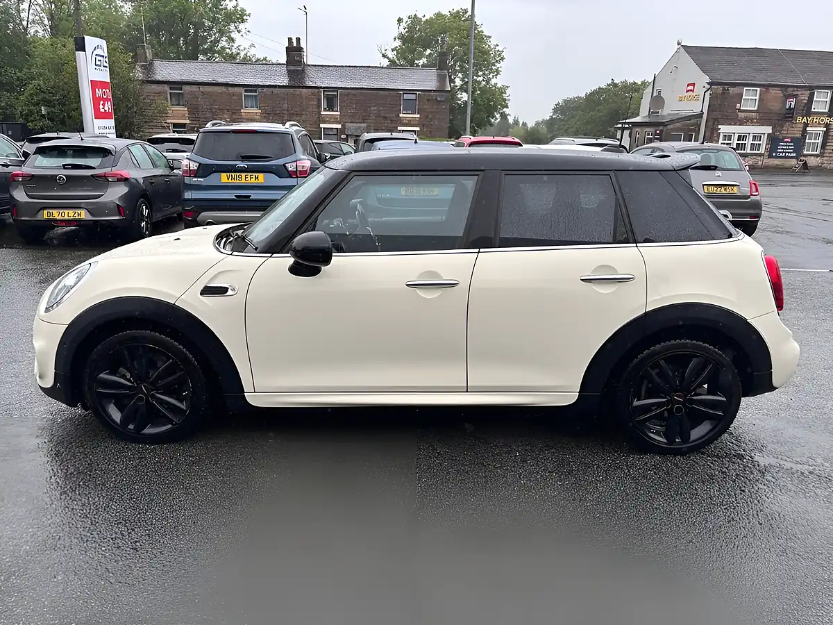 Used 2019 MINI Hatch Cooper Sport Pepper White - Interior and Exterior details 7