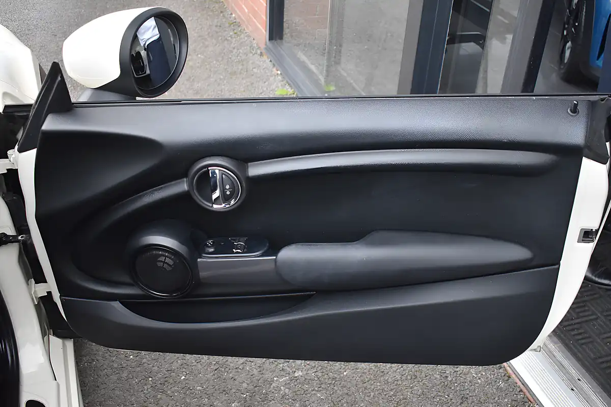 Used 2019 MINI Hatch Cooper Sport Pepper White - Interior and Exterior details 13