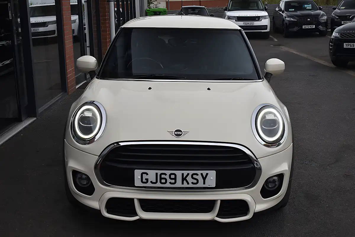 Used 2019 MINI Hatch Cooper Sport Pepper White - Interior and Exterior details 3