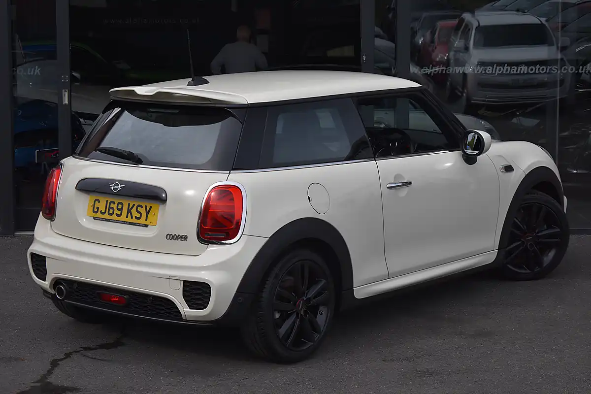 Used 2019 MINI Hatch Cooper Sport Pepper White - Interior and Exterior details 5