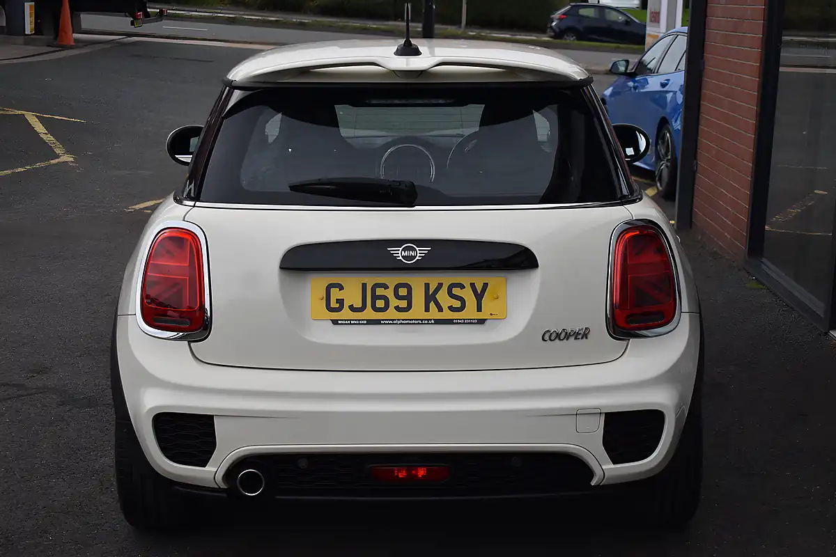 Used 2019 MINI Hatch Cooper Sport Pepper White - Interior and Exterior details 6