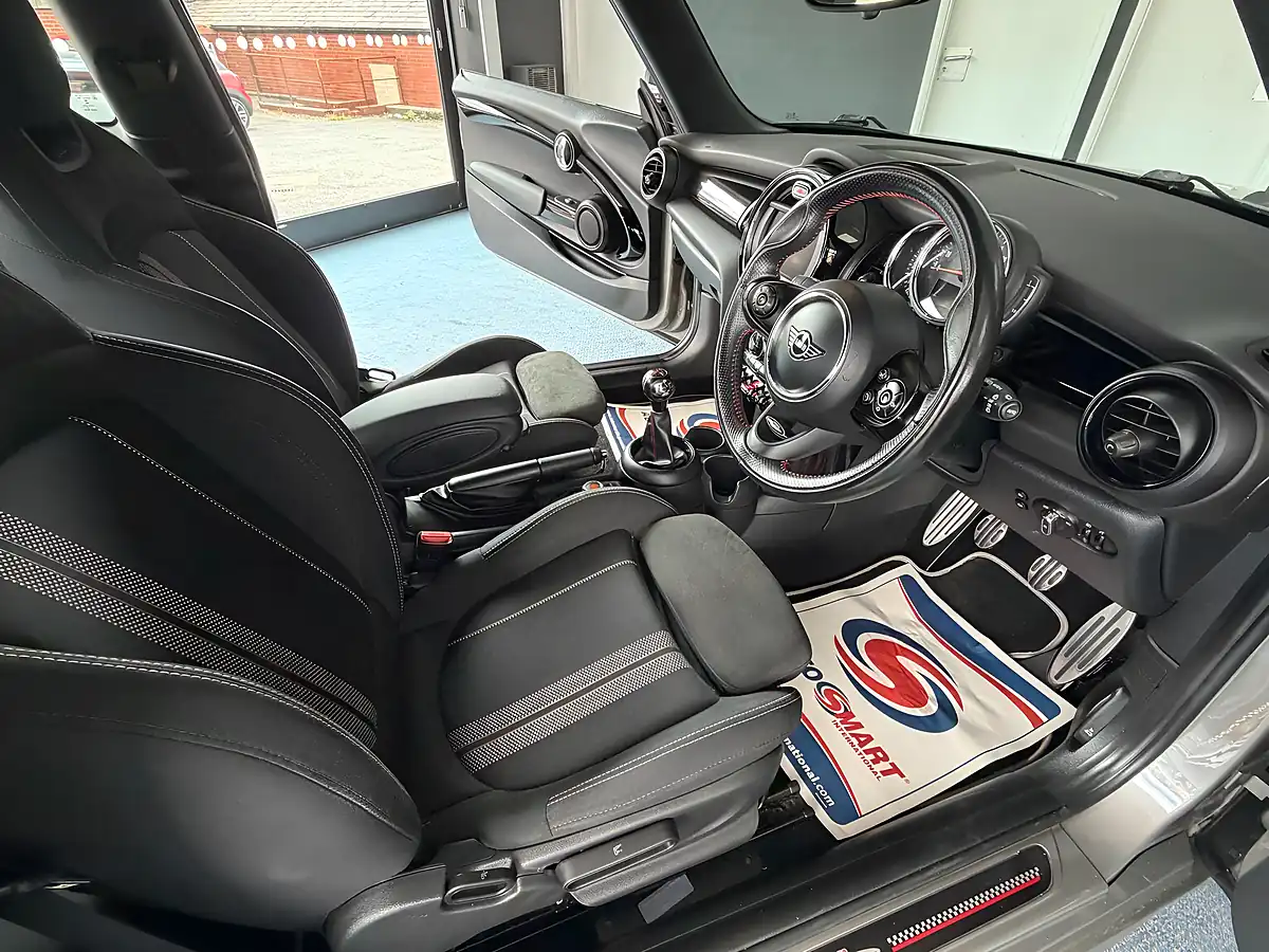 Used 2019 MINI Hatch Cooper Sport Silver - Interior and Exterior details 13