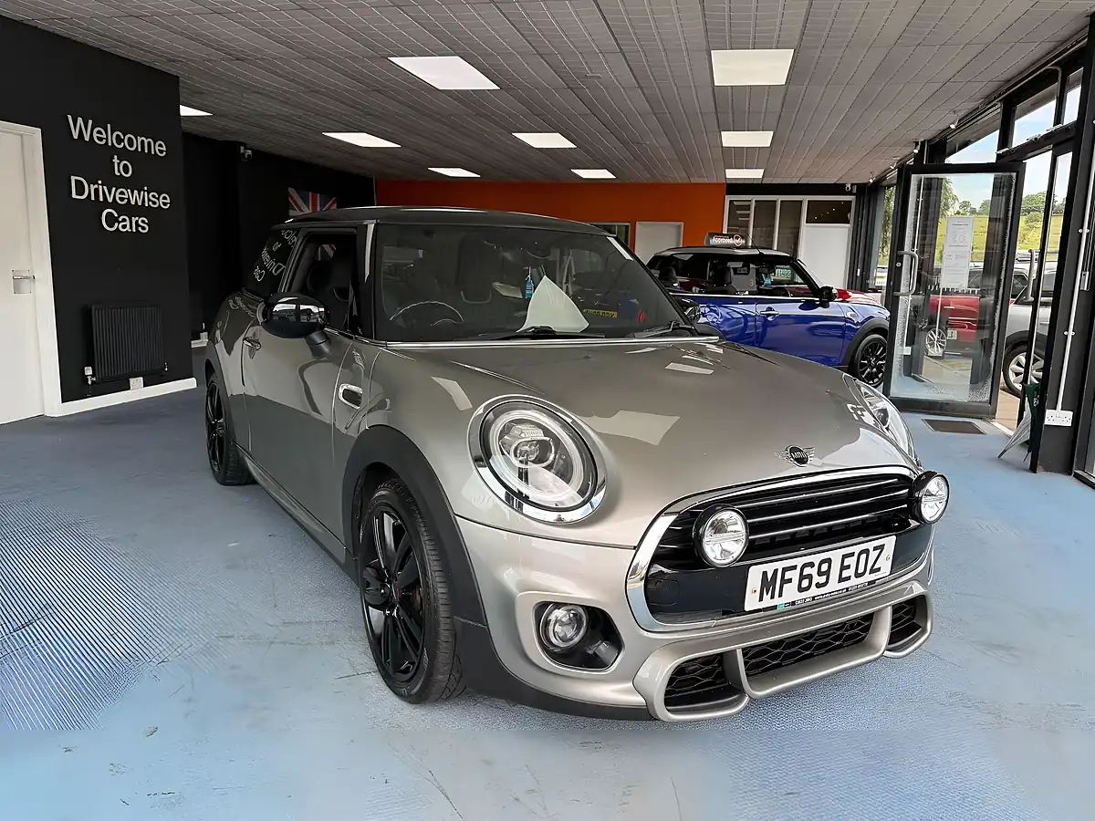 Used 2019 MINI Hatch Cooper Sport Silver - Interior and Exterior details 3