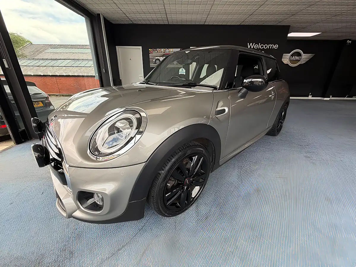 Used 2019 MINI Hatch Cooper Sport Silver - Interior and Exterior details 5