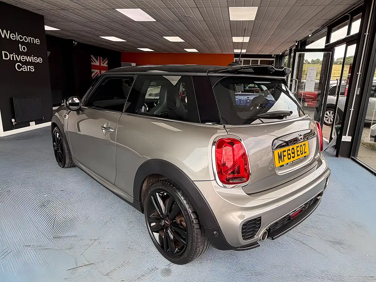 Used 2019 MINI Hatch Cooper Sport Silver - Interior and Exterior details 7