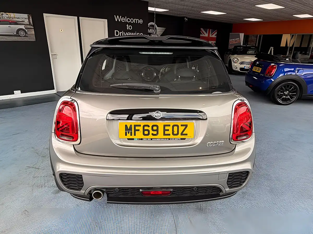 Used 2019 MINI Hatch Cooper Sport Silver - Interior and Exterior details 8