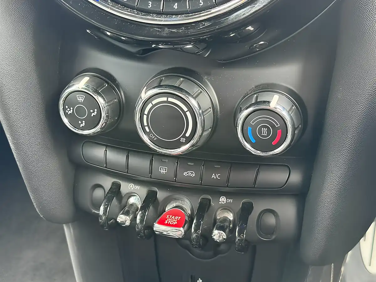 Used 2019 MINI Hatch Cooper Sport Silver - Interior and Exterior details 10