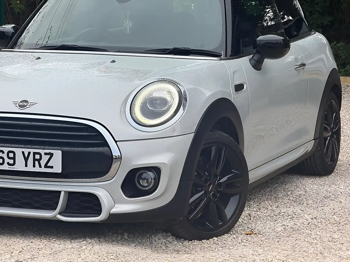Used 2019 MINI Hatch Cooper Sport Silver - Interior and Exterior details 16