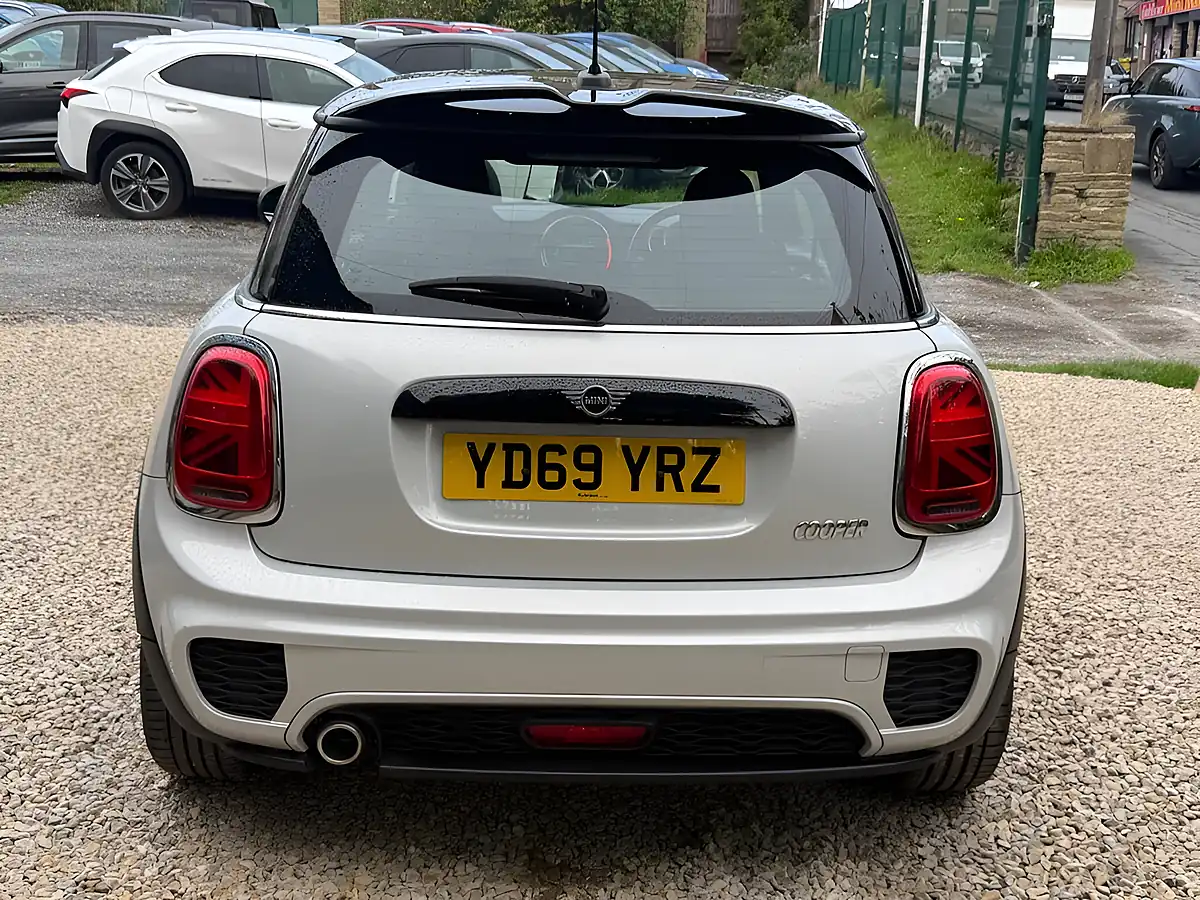 Used 2019 MINI Hatch Cooper Sport Silver - Interior and Exterior details 18