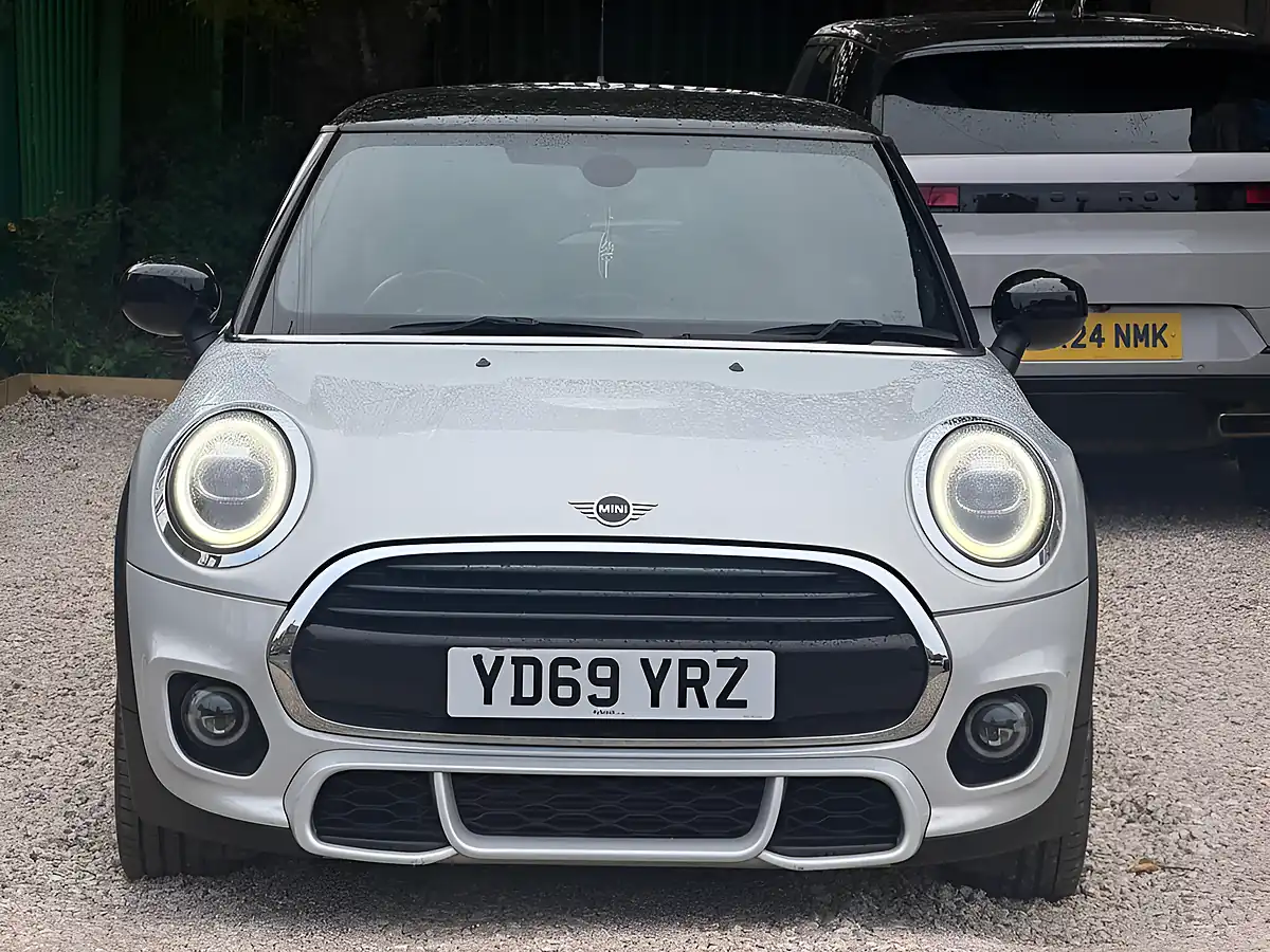 Used 2019 MINI Hatch Cooper Sport Silver - Interior and Exterior details 2