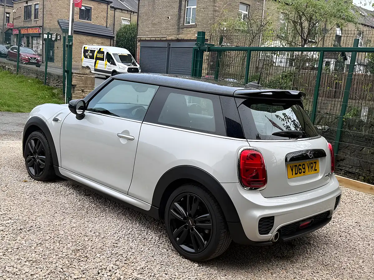Used 2019 MINI Hatch Cooper Sport Silver - Interior and Exterior details 20