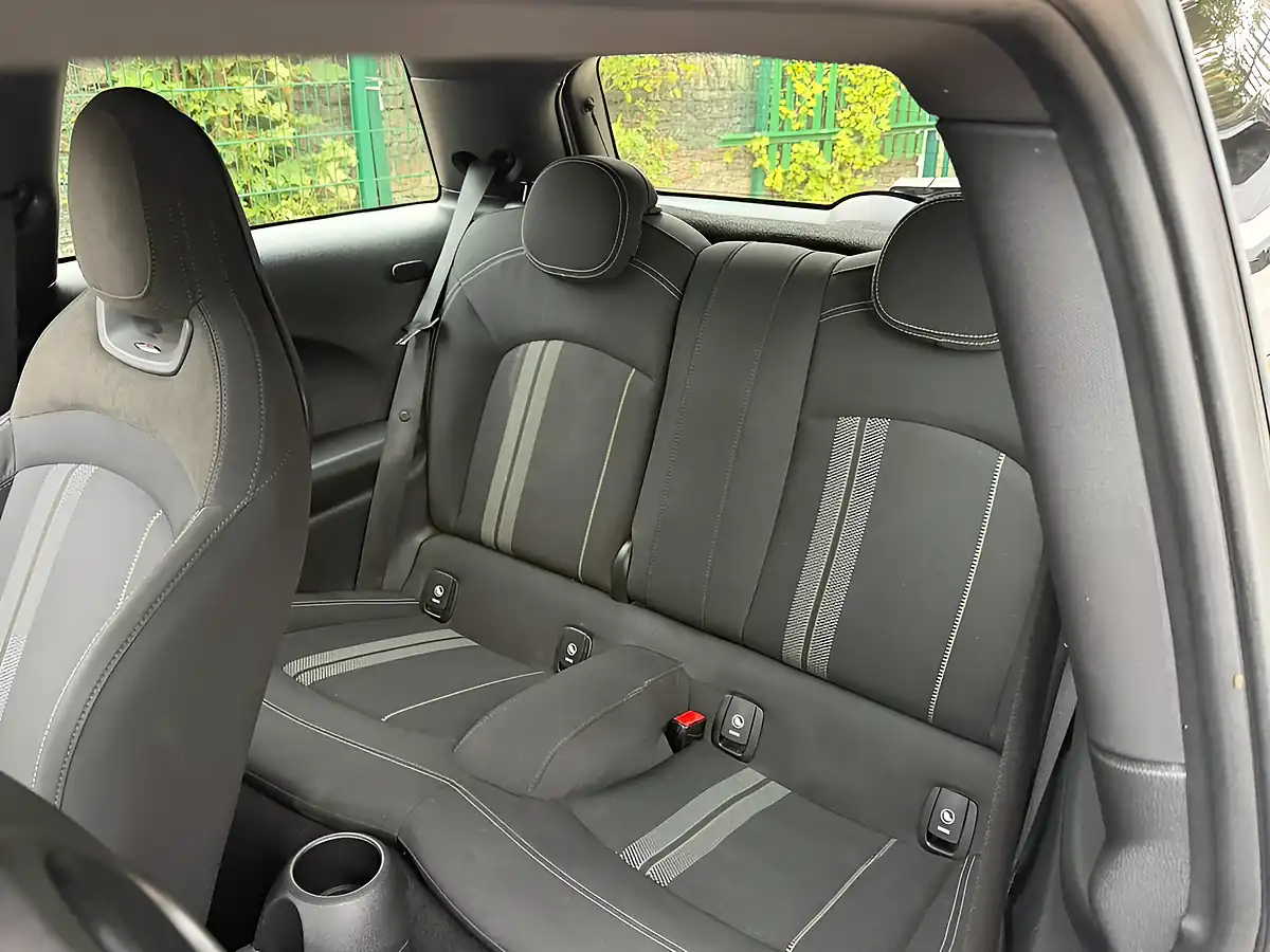 Used 2019 MINI Hatch Cooper Sport Silver - Interior and Exterior details 9