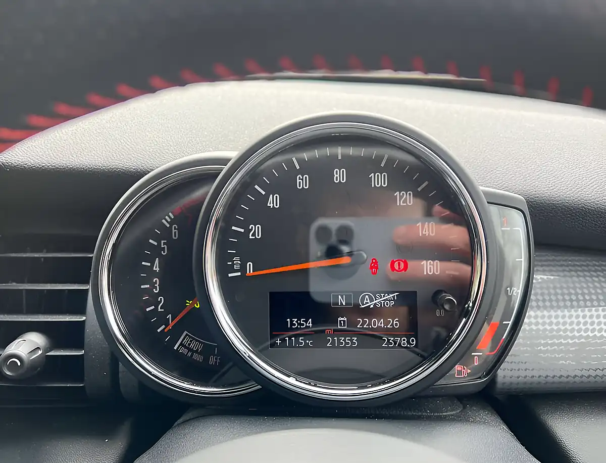 Used 2019 MINI Hatch Cooper Sport Starlight Blue - Interior and Exterior details 10