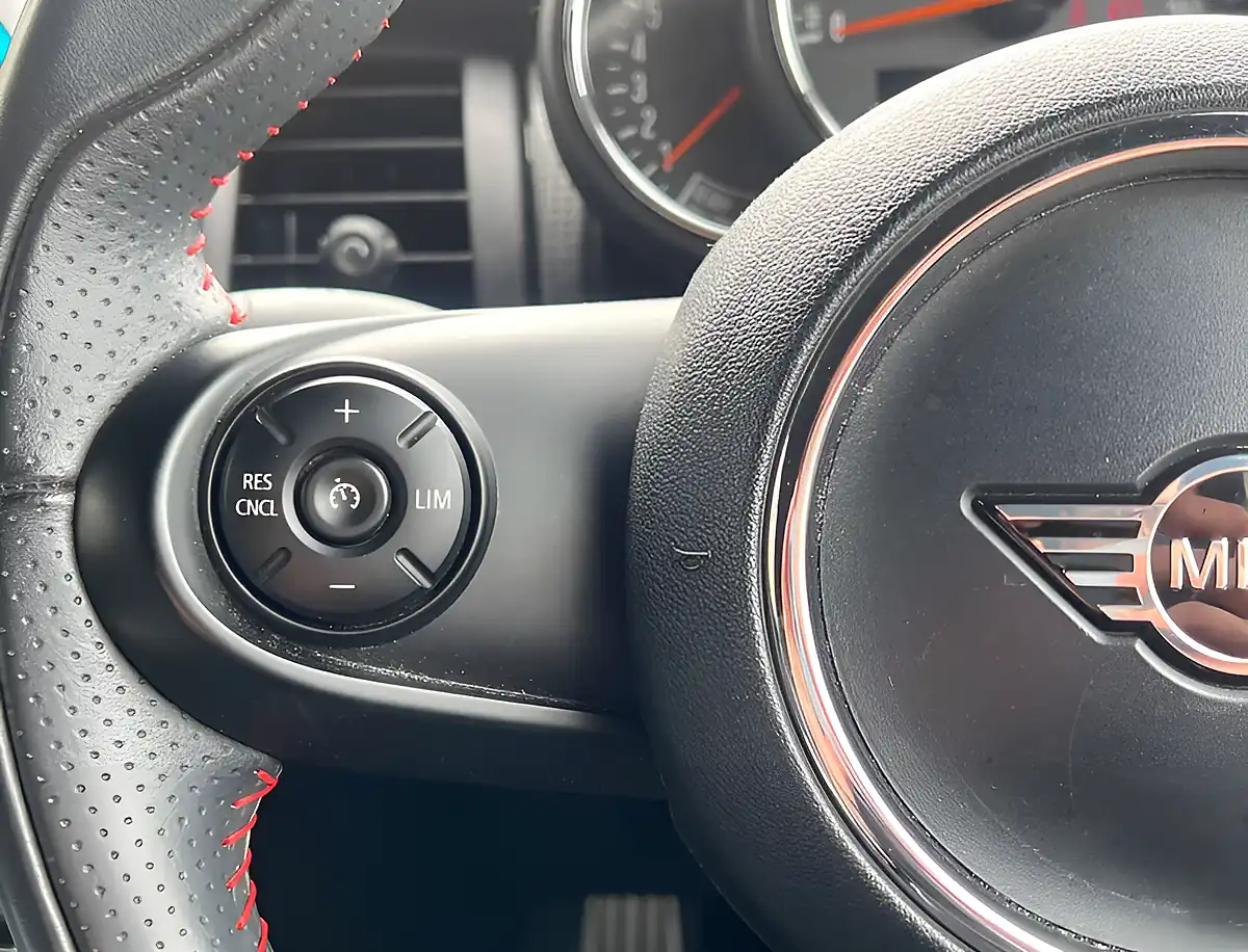Used 2019 MINI Hatch Cooper Sport Starlight Blue - Interior and Exterior details 13