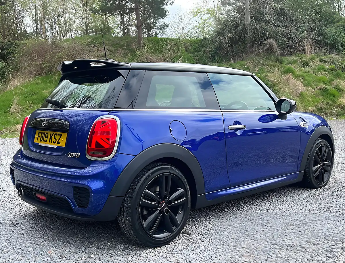 Used 2019 MINI Hatch Cooper Sport Starlight Blue - Interior and Exterior details 3