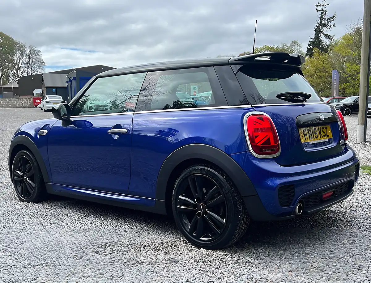 Used 2019 MINI Hatch Cooper Sport Starlight Blue - Interior and Exterior details 5