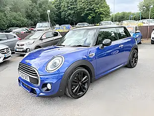 Used 2019 MINI Hatch Cooper Sport Starlight Blue - Interior and Exterior details 12