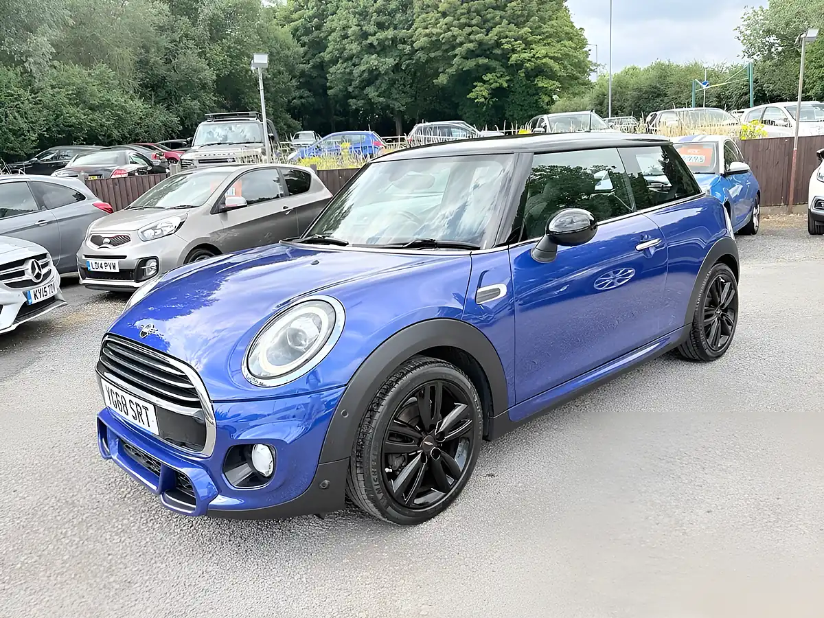 Used 2019 MINI Hatch Cooper Sport Starlight Blue - Interior and Exterior details 12