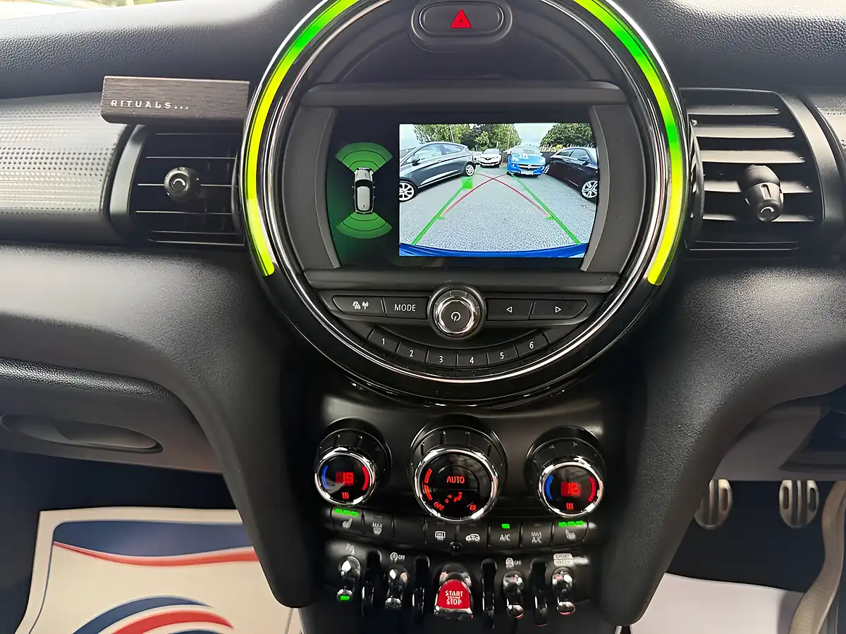 Used 2019 MINI Hatch Cooper Sport Starlight Blue - Interior and Exterior details 17
