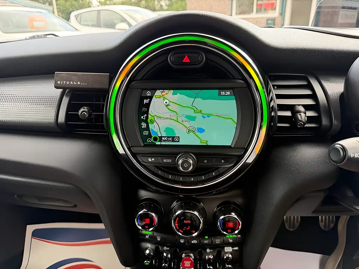 Used 2019 MINI Hatch Cooper Sport Starlight Blue - Interior and Exterior details 18