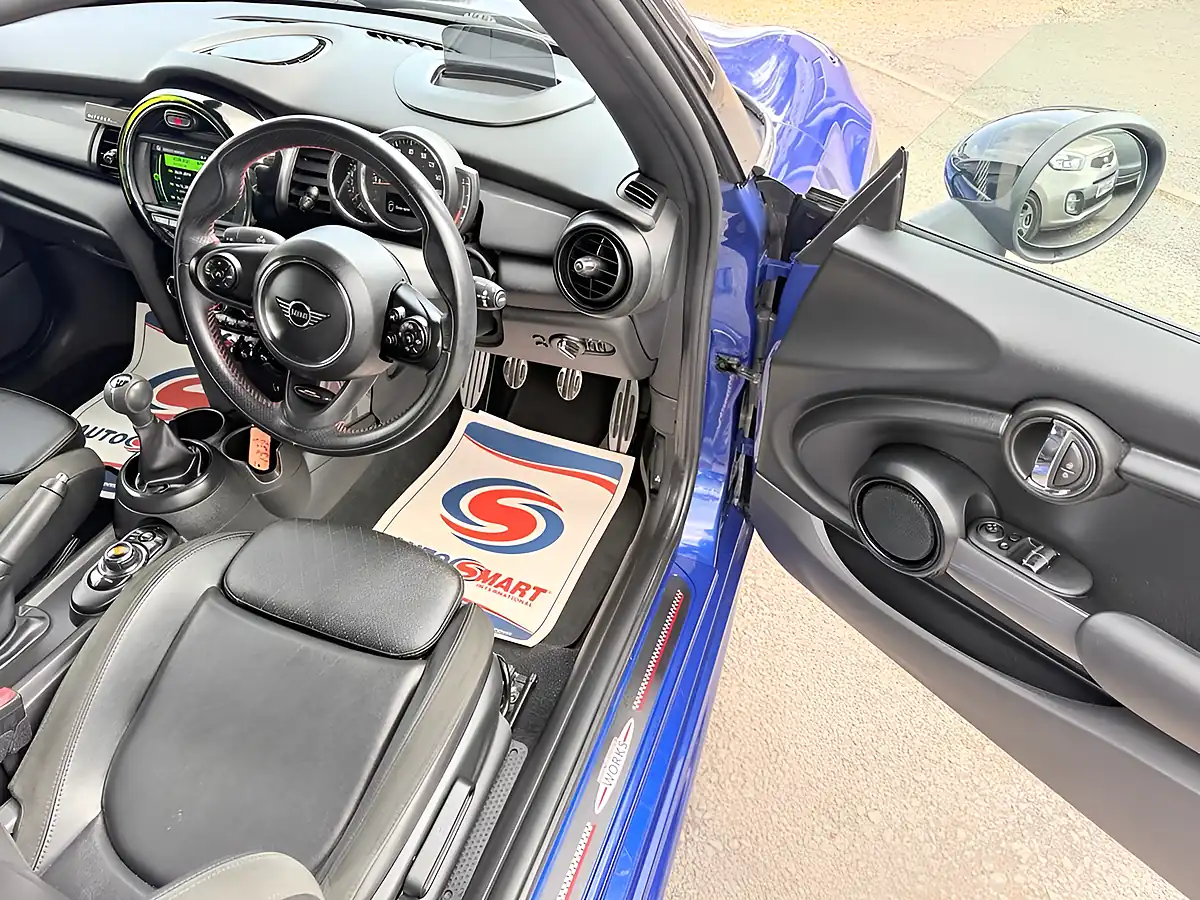 Used 2019 MINI Hatch Cooper Sport Starlight Blue - Interior and Exterior details 20