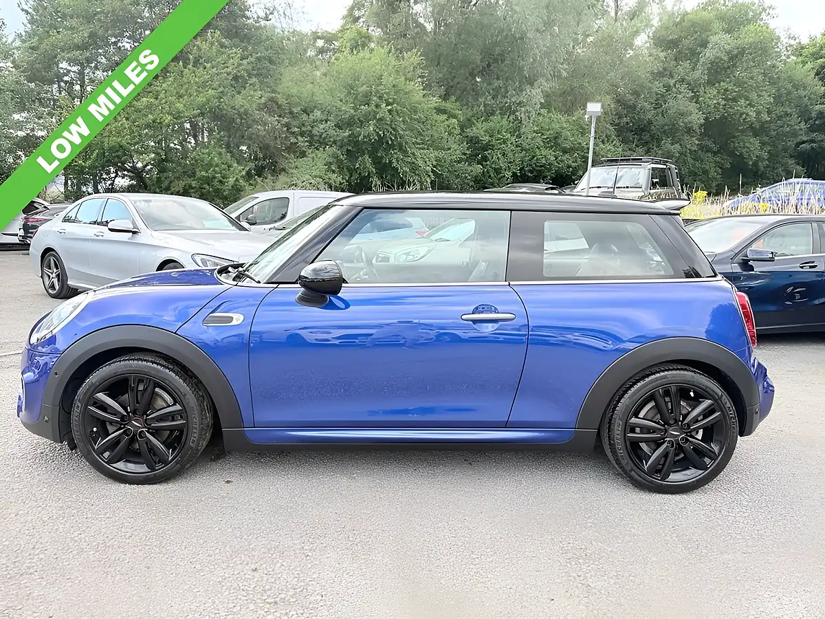 Used 2019 MINI Hatch Cooper Sport Starlight Blue - Interior and Exterior details 3